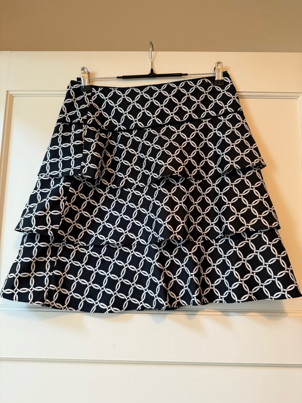 White House Black Market Black & White Printed Tiered A-Line Skirt